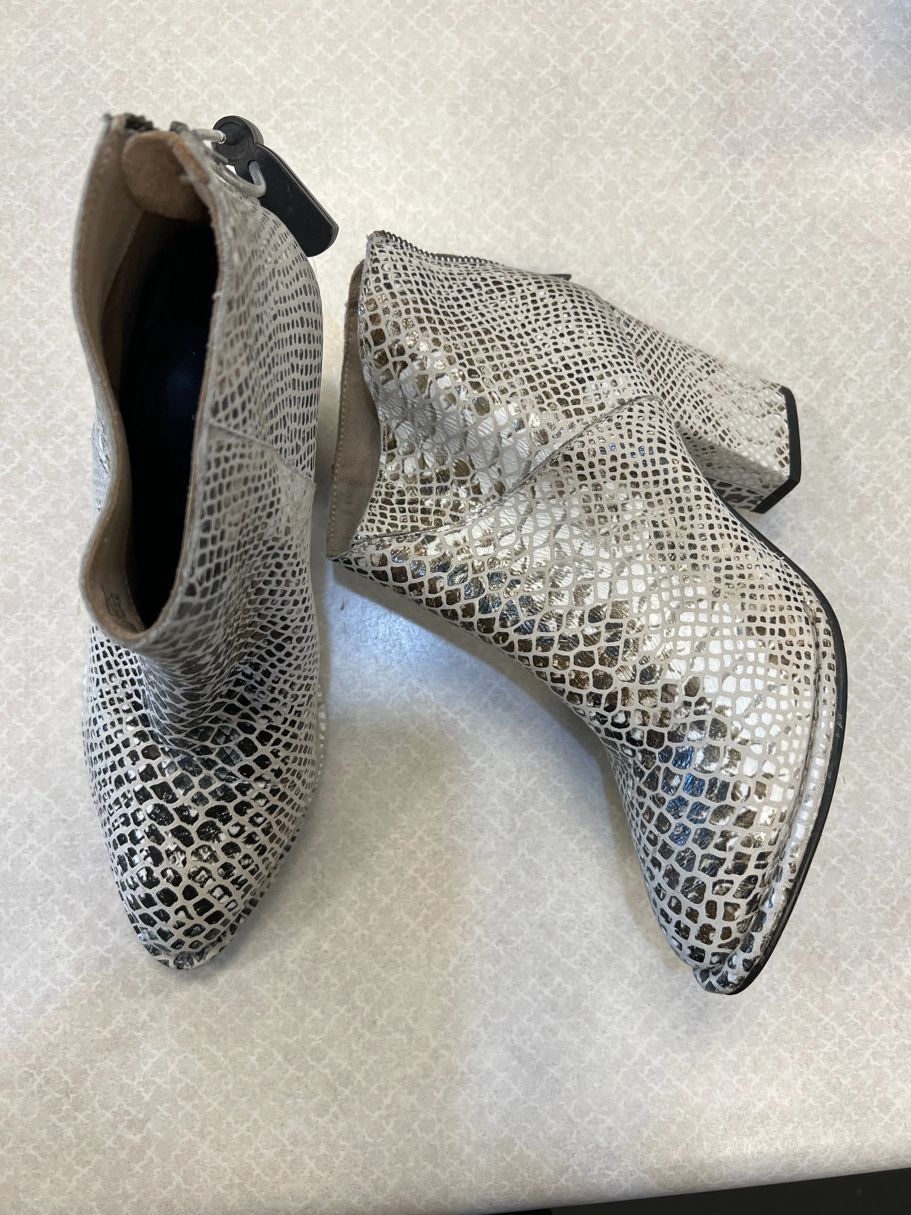 Boots Ankle Heels By Clothes Mentor In Snakeskin Print, Size: 7